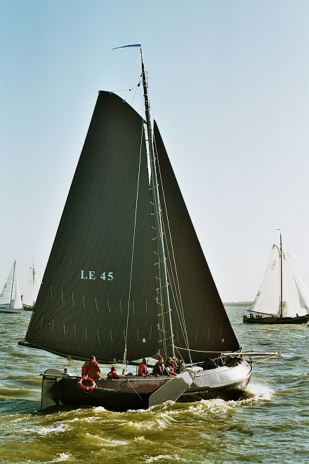 E14-LE45.jpg