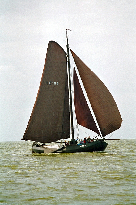 J35a-LE194.jpg