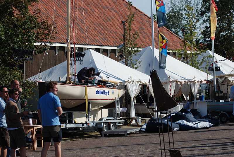 DSC_1458.jpg - De muziek aan de kade kwam vanaf een Regenboog