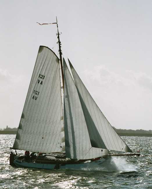 VA121 Stoute Louise bij FHR '04