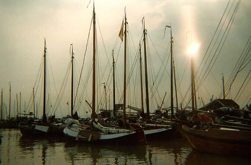 Wat een rust in de haven van Marken '94