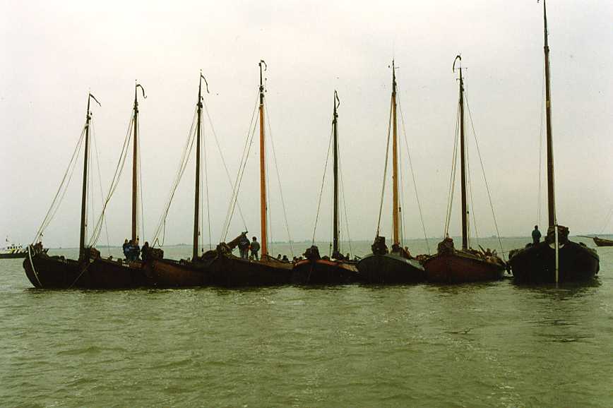 Voor anker tot iedereen binnen is,en koud als het was.