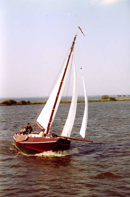 Rode schouw in 1991nabij Lemmer van