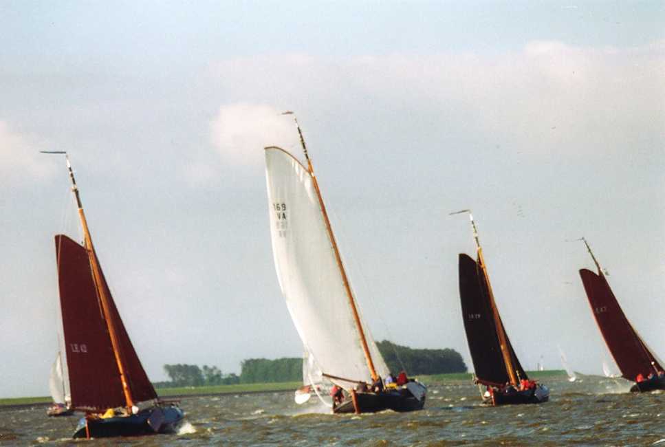 Ze zijn weg voor de Skegrace 2001-Lemmer Hielpen vv