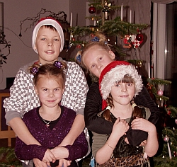 Anders,Freya,Thea en Luna Kerst 2007