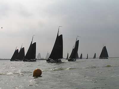 Twee tellen na start 2e vuurtoren bedrijfrace 2008