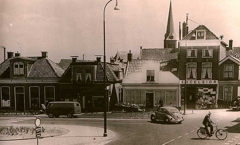 Bk plein,op fiets man met stijf been?? wie