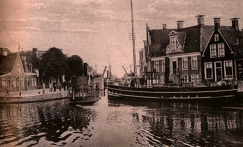 Zicht naar oude sluis