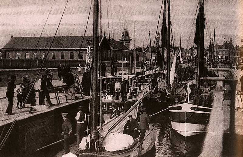 Drukte in de sluis,zijn er wedstrijden?