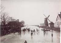 Zijlroede met links de boerderij Villanova rechts de molen