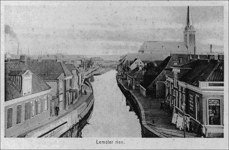 Rechts staat nu het leleke gemeente huis