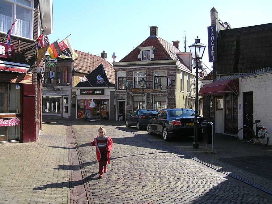 Steeg naast Laatste stuiver naar Emmakade nu