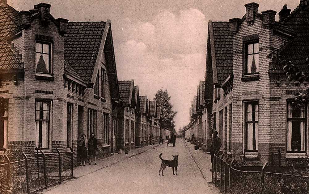 Parkstraat rechts woonde  de Fam Beersma