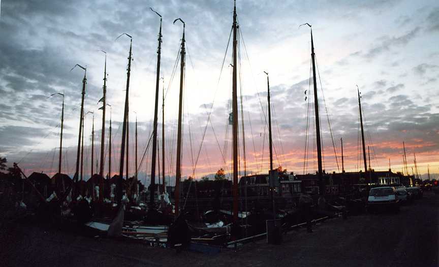 Lemmer Ahoy 2004  met mooie avond luchten