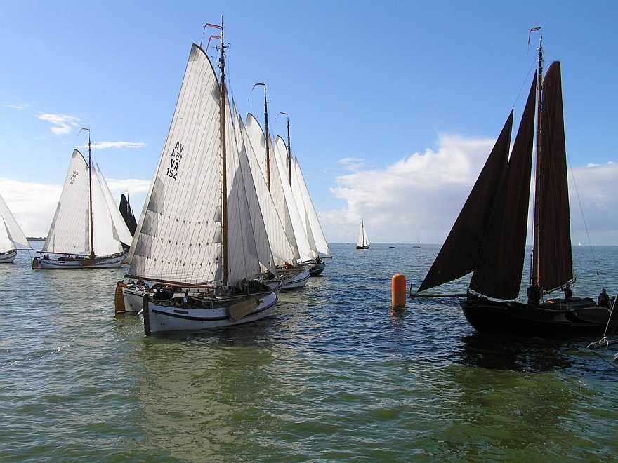 Kijk daar komt de Tsjoenster