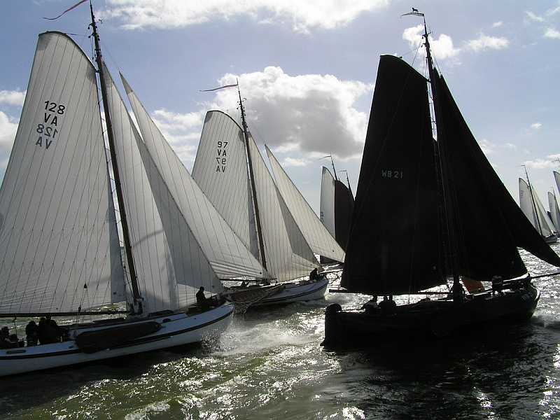 WB21 plaatste even de boei even een paar meter achteruit