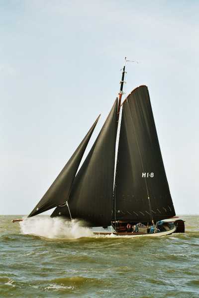 De HI8 3-10-'04 tijdens Friese hoek race