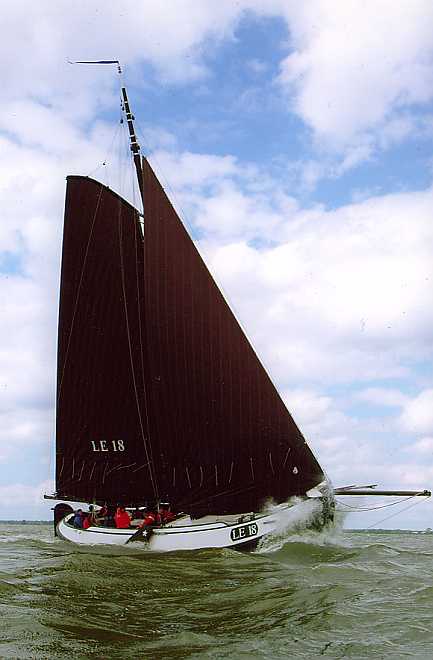 Met gat in reef,doorzeilen