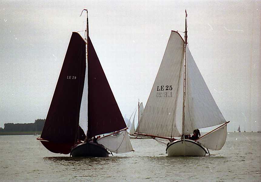 De Lemster dames tijdens Friesland vaart 2002