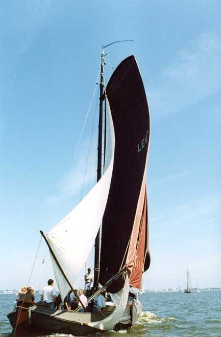 IS dit een rondvaart schip ??