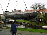 In de takel achter de Blom werf in Hindelopen